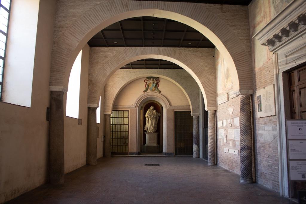 Hall de la Basilique Sainte Sabine à Rome