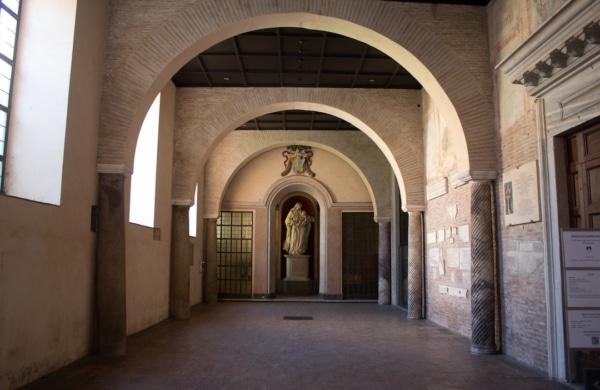 Hall de la Basilique Sainte Sabine à Rome