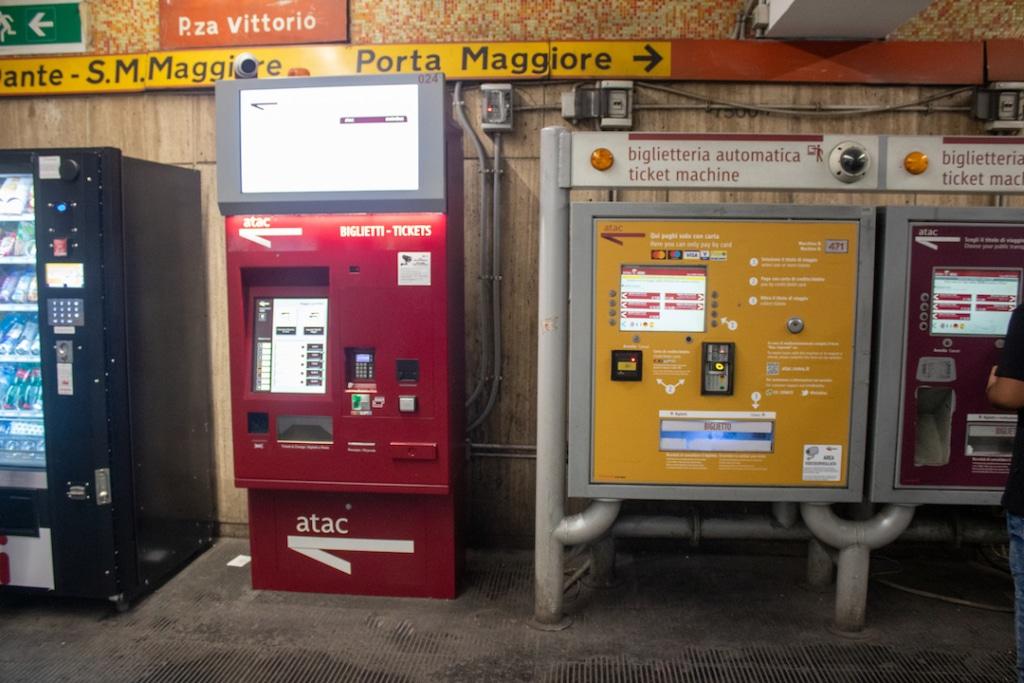 Distributeurs de billets pour les transports à Rome