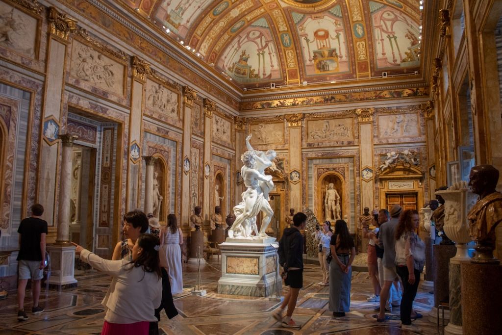 Intérieur de la Galerie Borghese à Rome