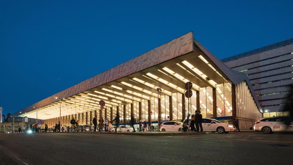 Gare Termini de nuit à Rome