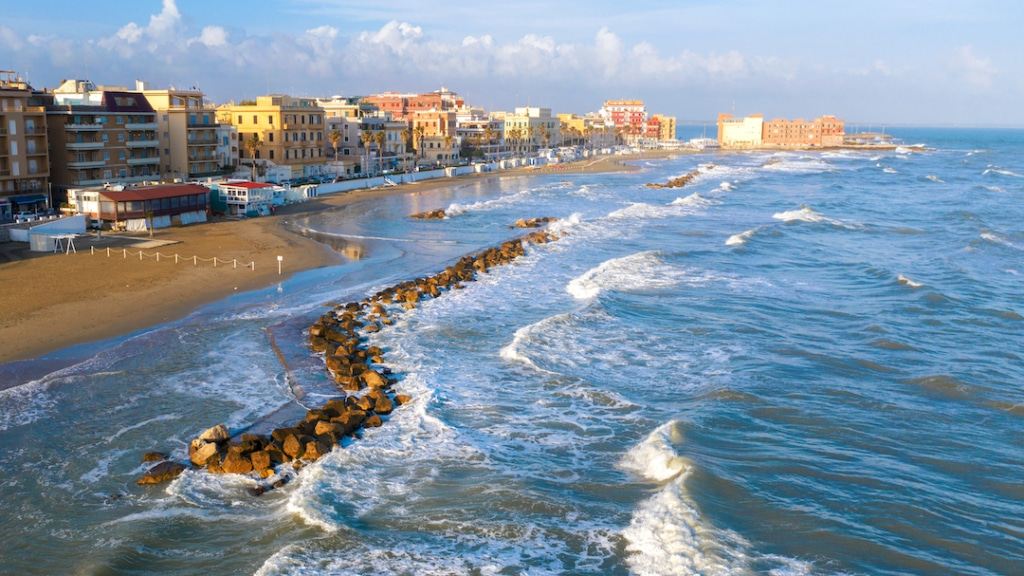 Vue aérienne de la Plage Anzio près de Rome