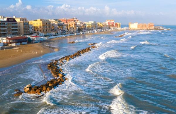 Vue aérienne de la Plage Anzio près de Rome