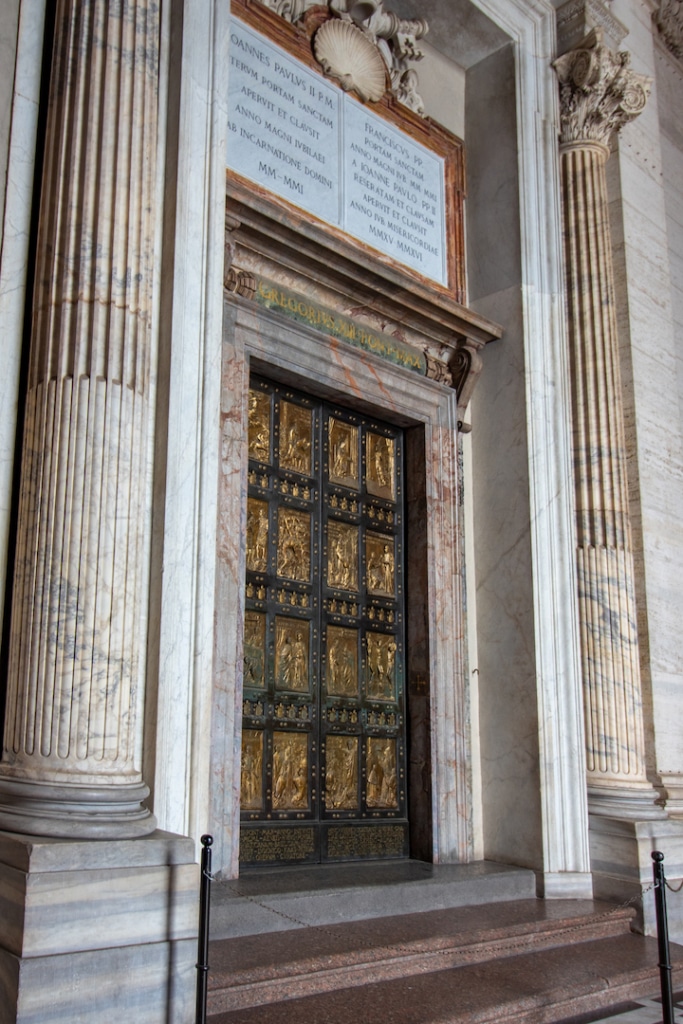 Porte Sainte Basilique Saint Pierre