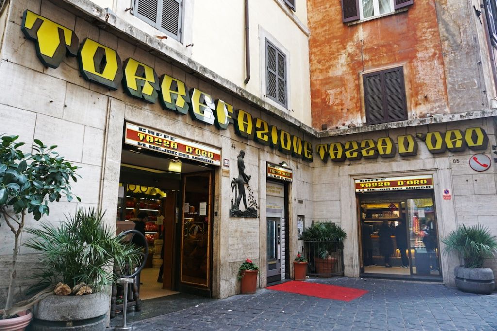 Devanture du café Tazza d'Oro à Rome