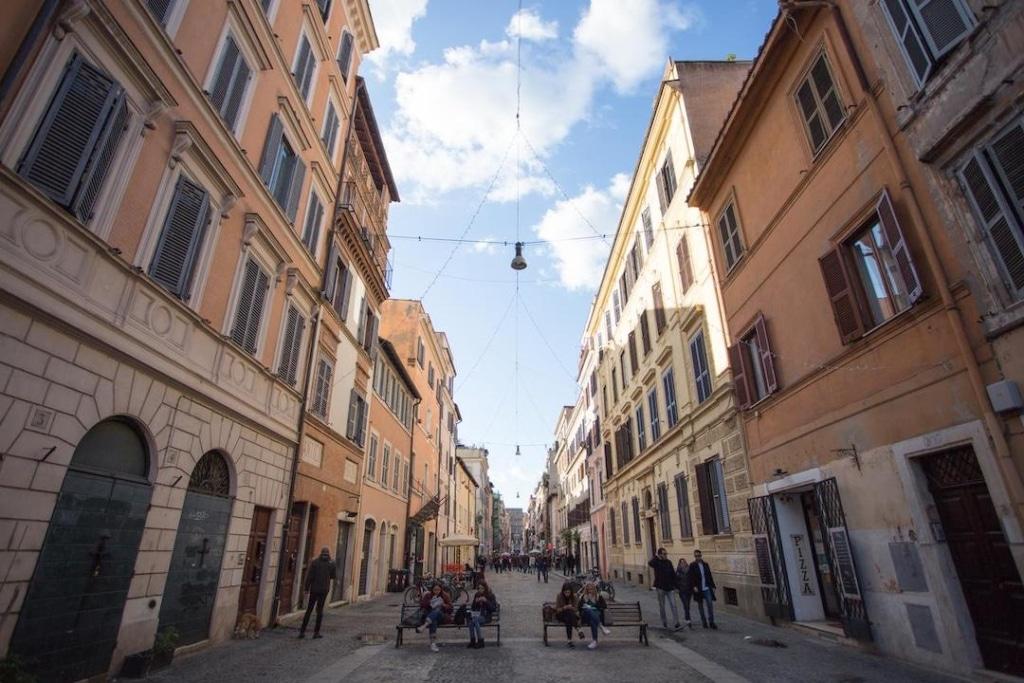 Une rue dans le quartier Borgo, proche du Vatican.