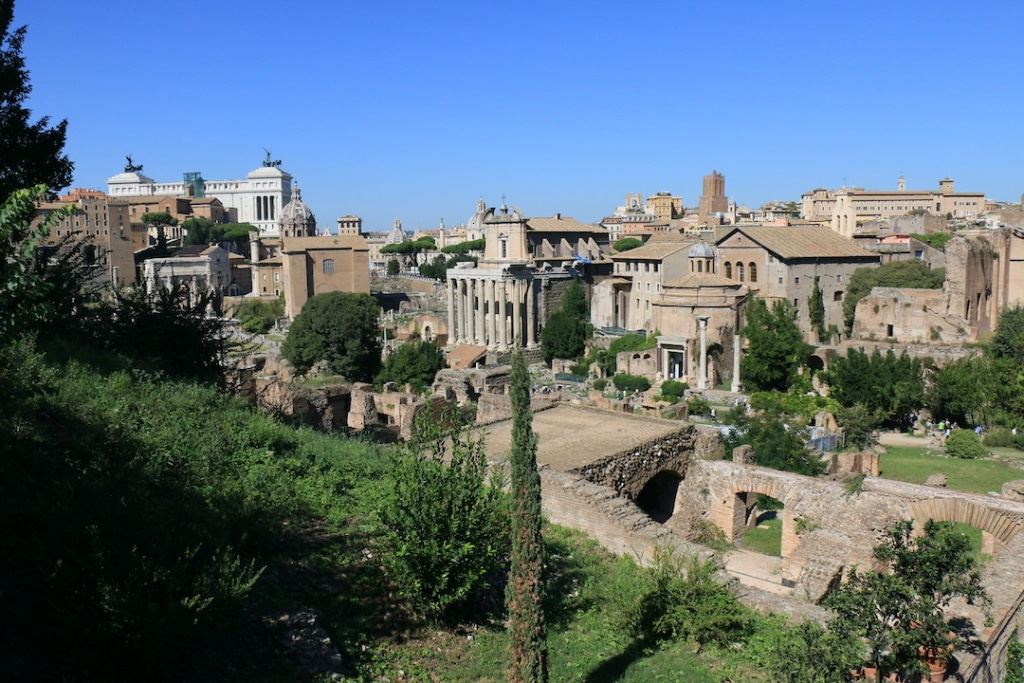 Vue sur le forum Romain à Rome.