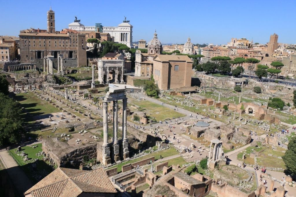 Vue sur le Forum Romain à Rome