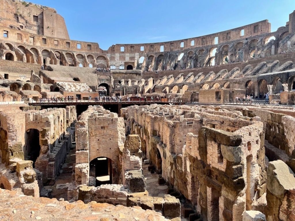 Souterrains du Colisée de Rome vu d'en haut