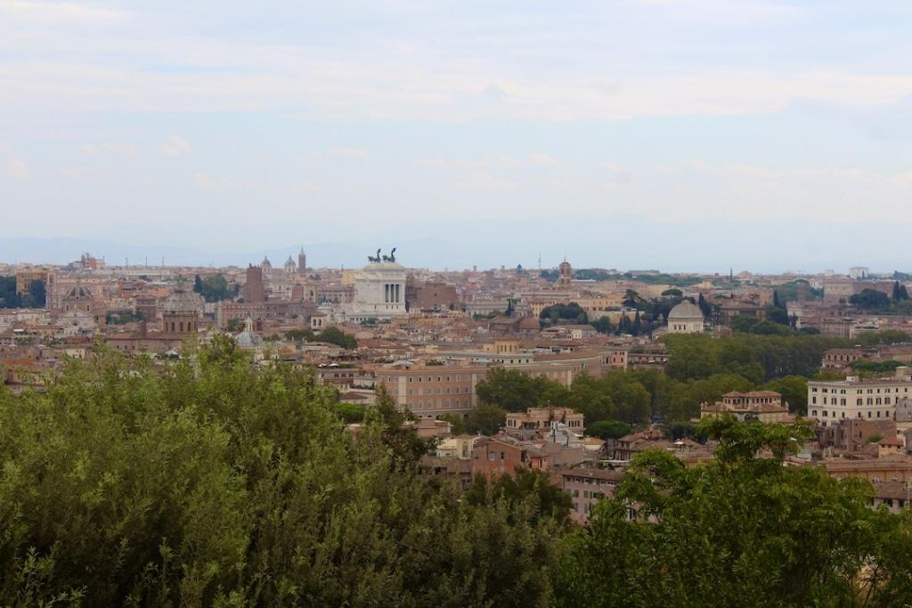 Vue sur Rome depuis la colline du Janicule à Rome