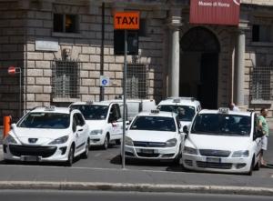 Transfert Aéroport Fiumicino Rome : Leonardo Express, Bus, Taxi...