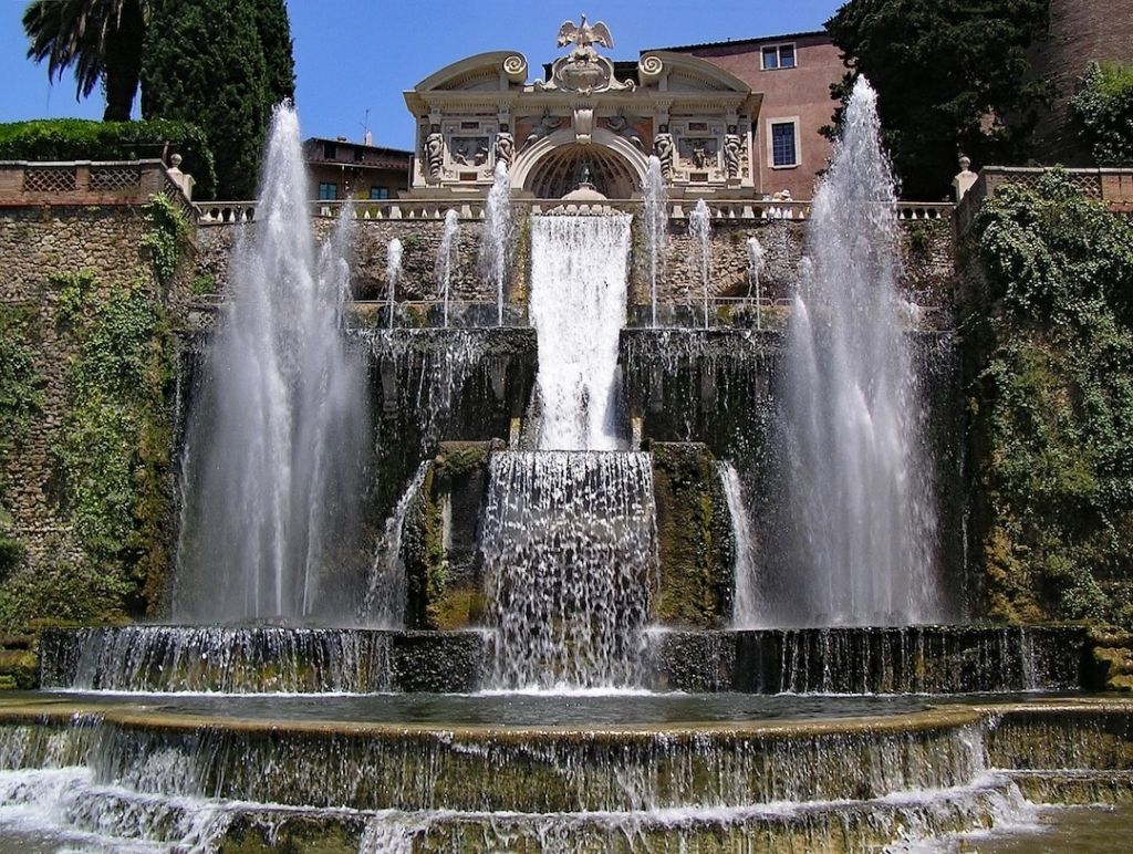 Fontaine Neptune dans une villa à Tivoli près de Rome